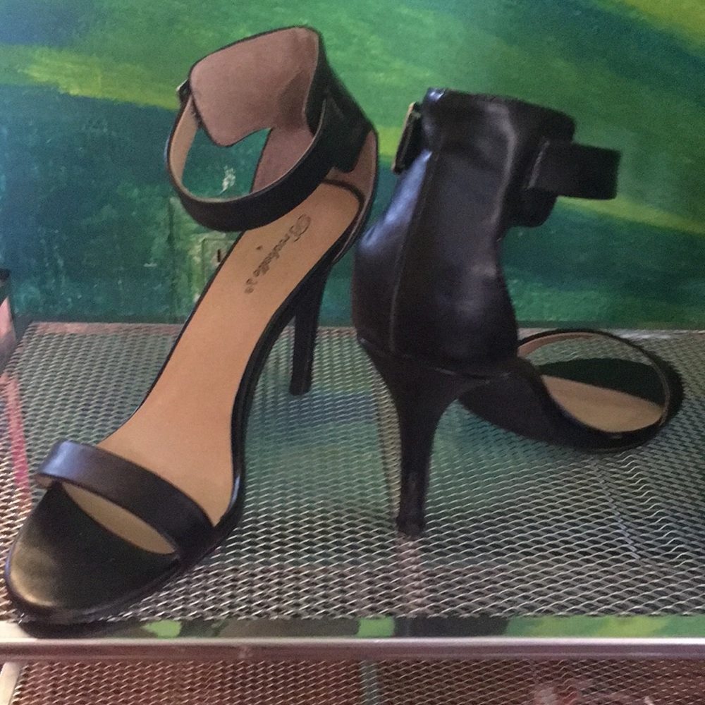 Strait heels